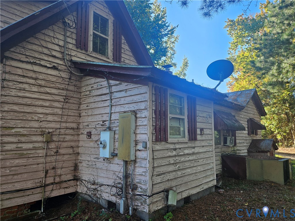 9494 Maryus Road Hayes, VA 23072 - Photo 3 of 23