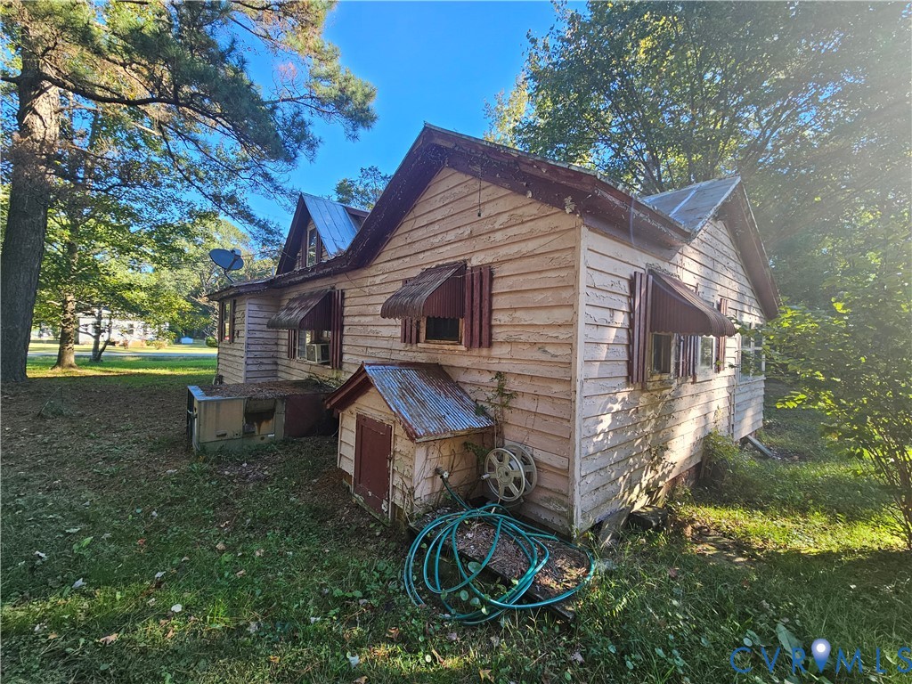 9494 Maryus Road Hayes, VA 23072 - Photo 4 of 23