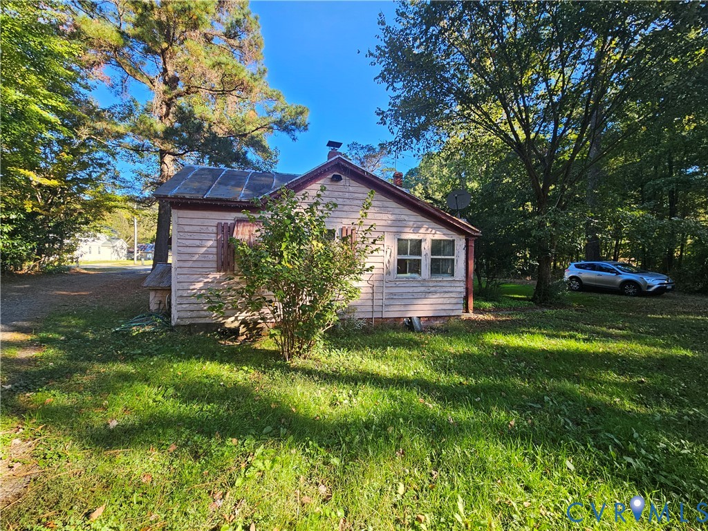 9494 Maryus Road Hayes, VA 23072 - Photo 5 of 23