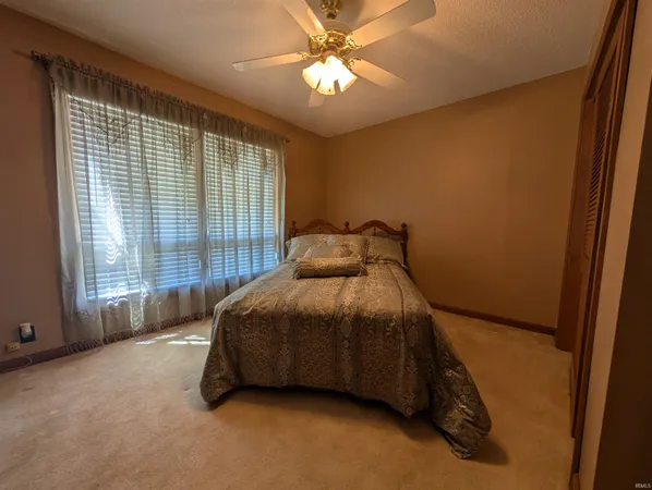 $135,000 | 707 Walnut Street, Lawrenceville, IL 62439