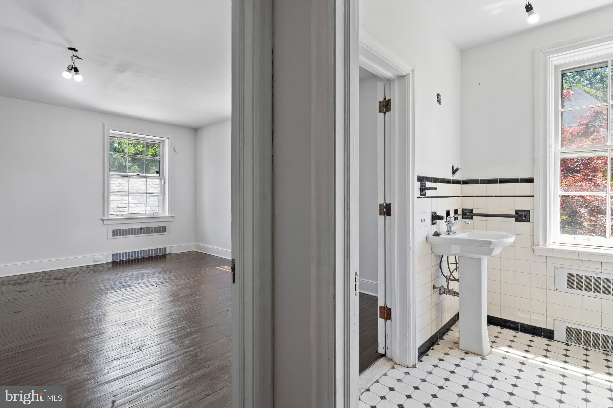 2316 Midland Road Harrisburg, PA 17104 - Photo 16 of 50
