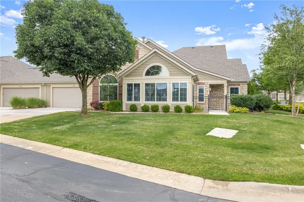 $500,000 | 2407 Southwest Coues Cove, Bentonville, AR 72713