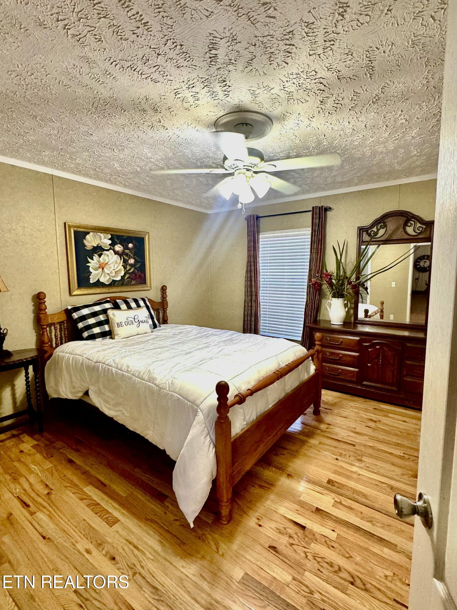 206 Randall Fugate Road Spring City, TN 37381 - Photo 17 of 28 Guest Bed