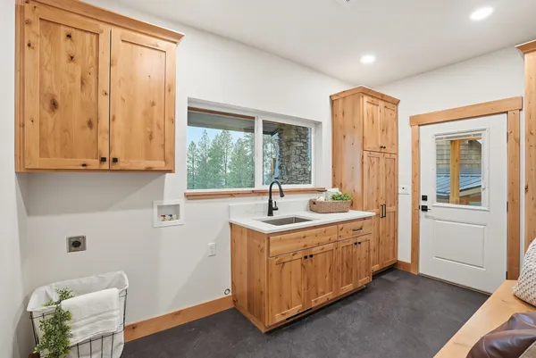 $2,000,000 | 13827 East 46th Avenue, Veradale, WA 99037