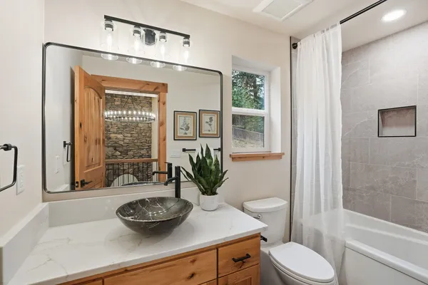 $2,000,000 | 13827 East 46th Avenue, Veradale, WA 99037