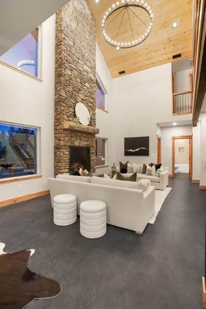 $2,000,000 | 13827 East 46th Avenue, Veradale, WA 99037