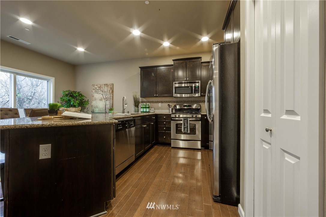 3405 176th Place Southeast Bothell, WA 98012 - Photo 6 of 18 Gallery Image 6