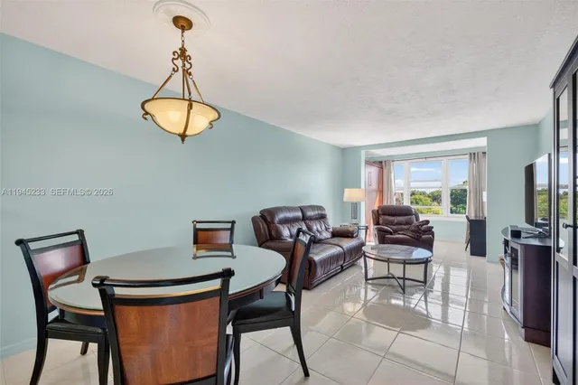 $120,000 | 2801 Somerset Drive, Unit 408, Lauderdale Lakes, FL 33311