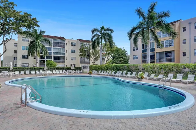 $120,000 | 2801 Somerset Drive, Unit 408, Lauderdale Lakes, FL 33311