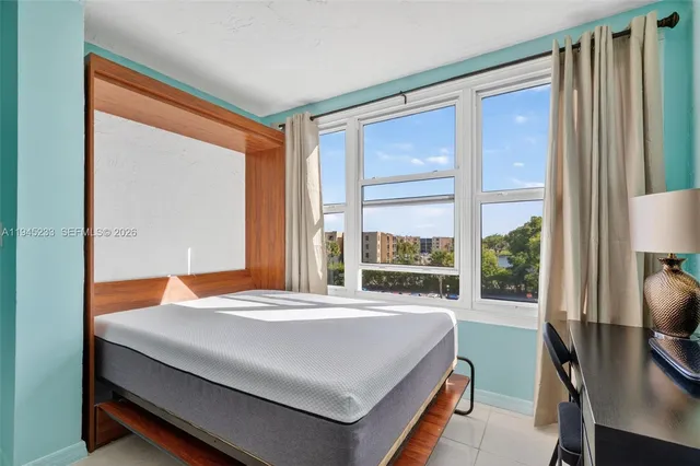 $120,000 | 2801 Somerset Drive, Unit 408, Lauderdale Lakes, FL 33311