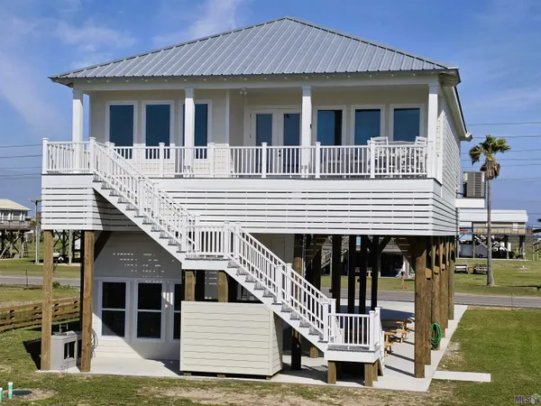 $1,200,000 | 2636 Highway 1, Grand Isle, LA 70358