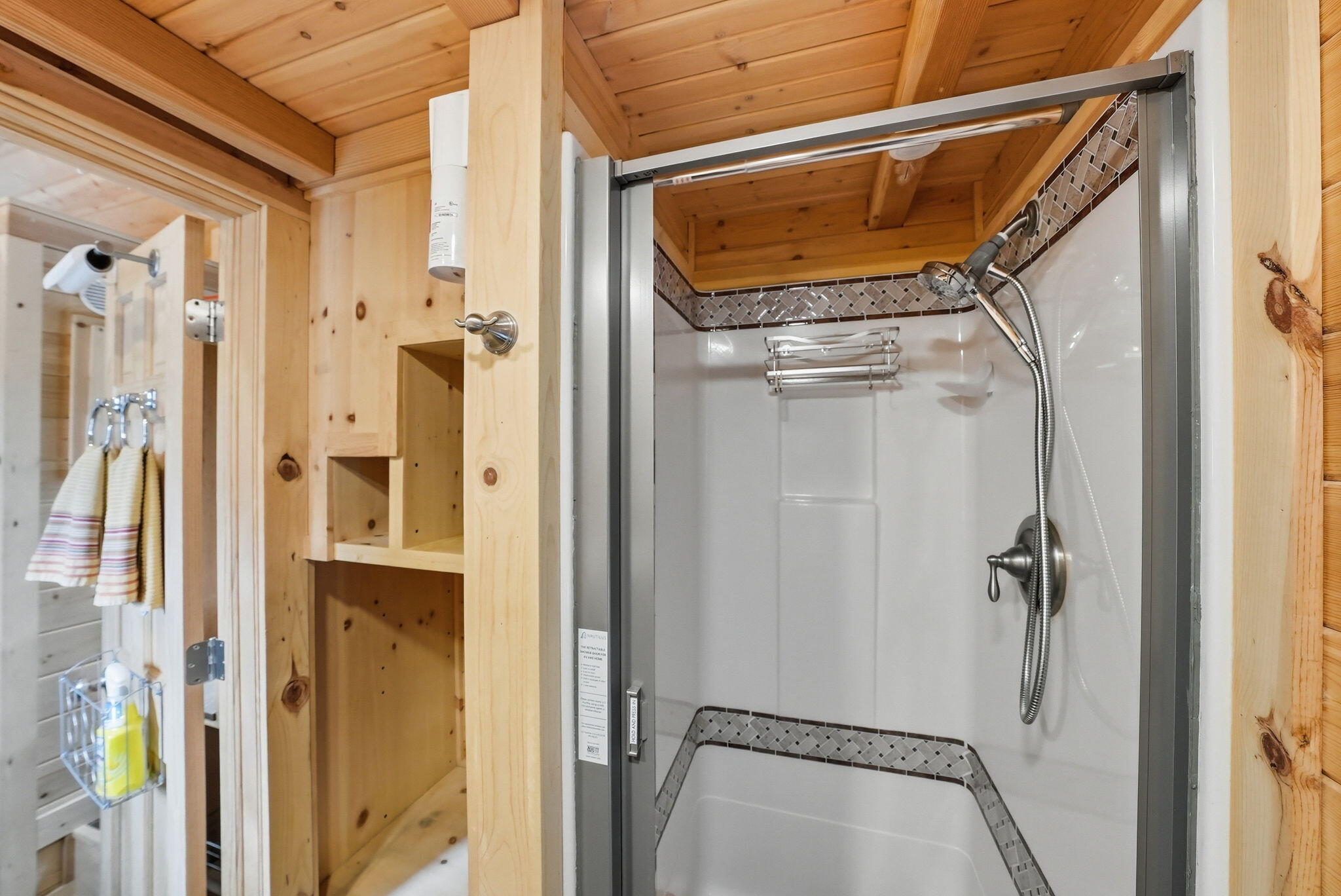 54270 Huntington Road La Pine, OR 97739 - Photo 52 of 68 a bathroom with a shower