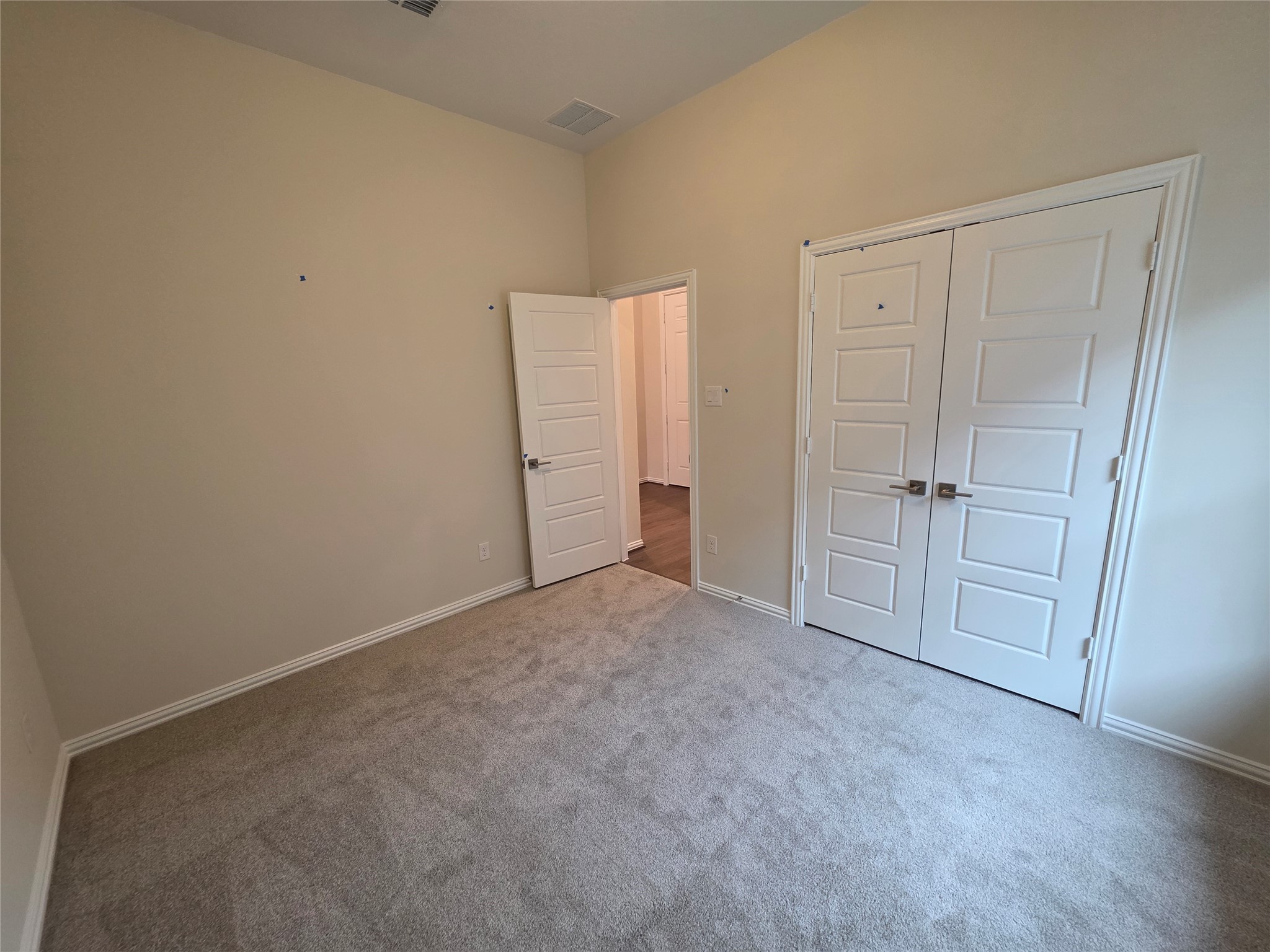 807 Evergreen Frst Lane Rosharon, TX 77583 - Photo 8 of 18 an empty room with closet area