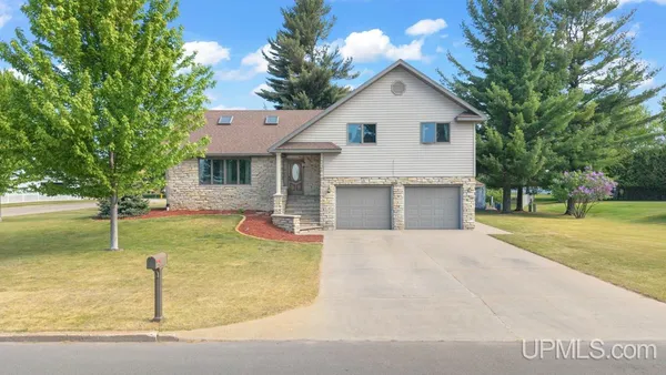 $395,000 | 3016 5th Avenue South, Escanaba, MI 49829