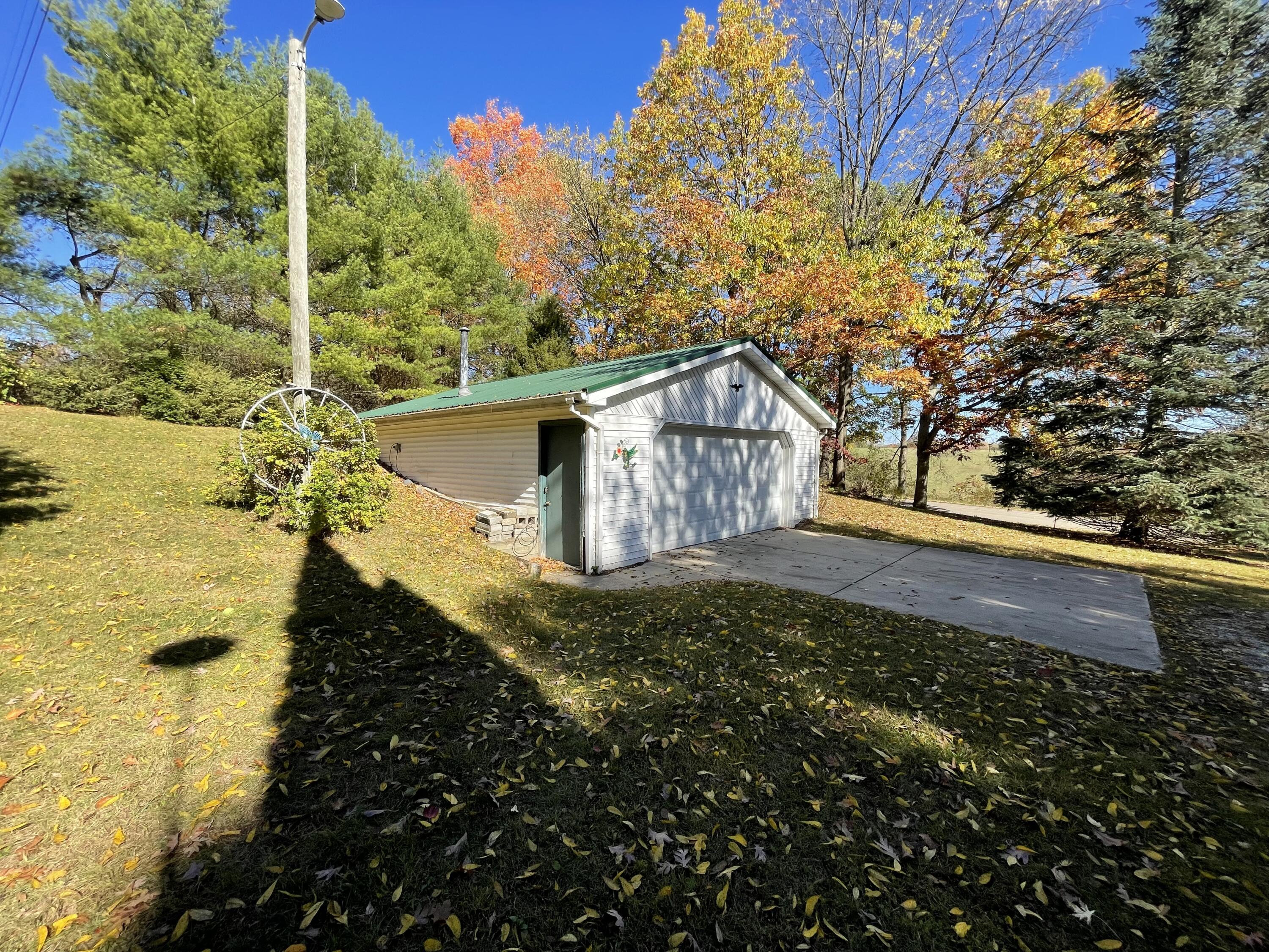 1945 South 200th Avenue Hesperia, MI 49421 - Photo 2 of 40 IMG_4225