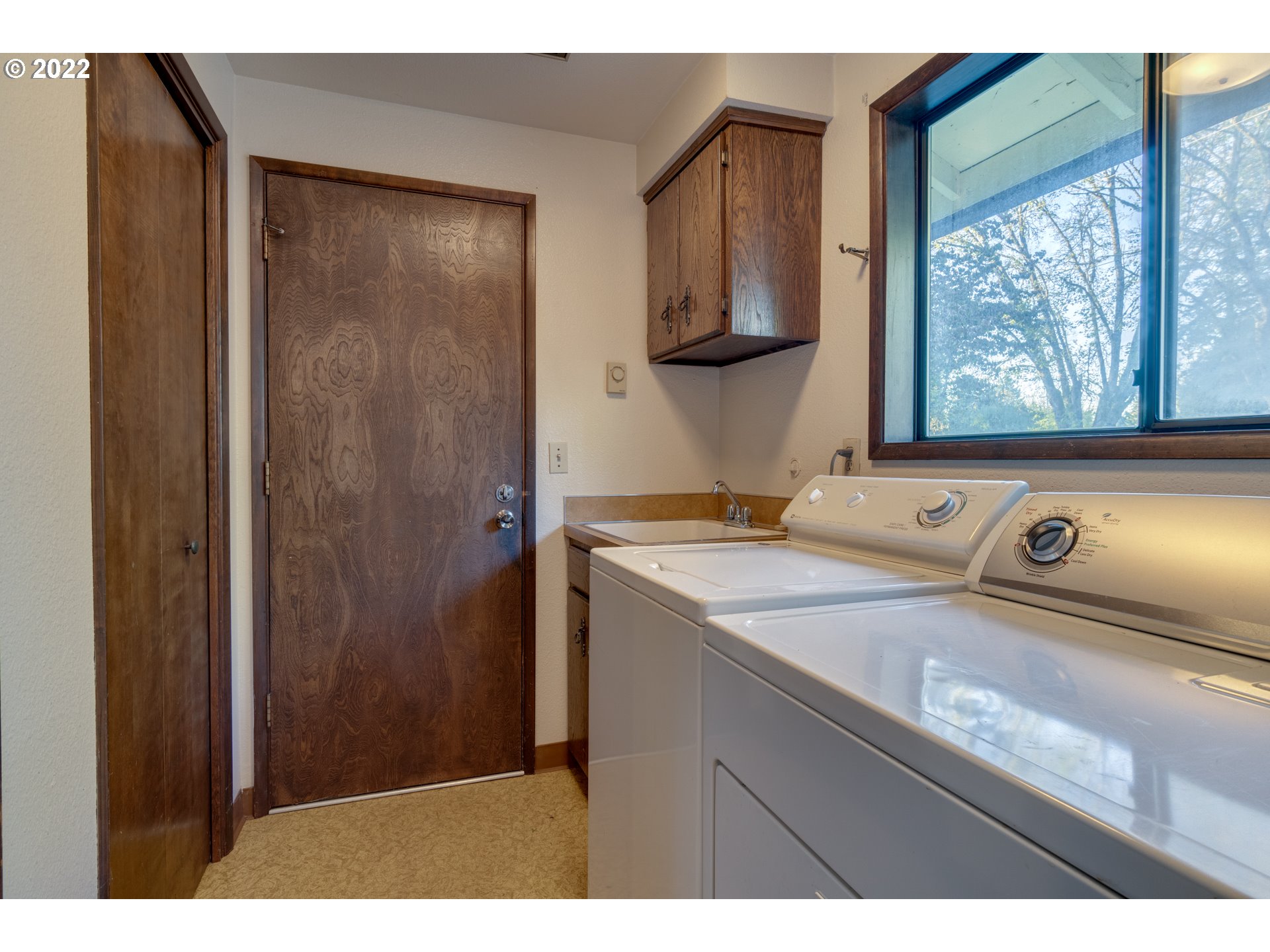 303 East Yacolt Road Yacolt, WA 98675 - Photo 11 of 32 Laundry