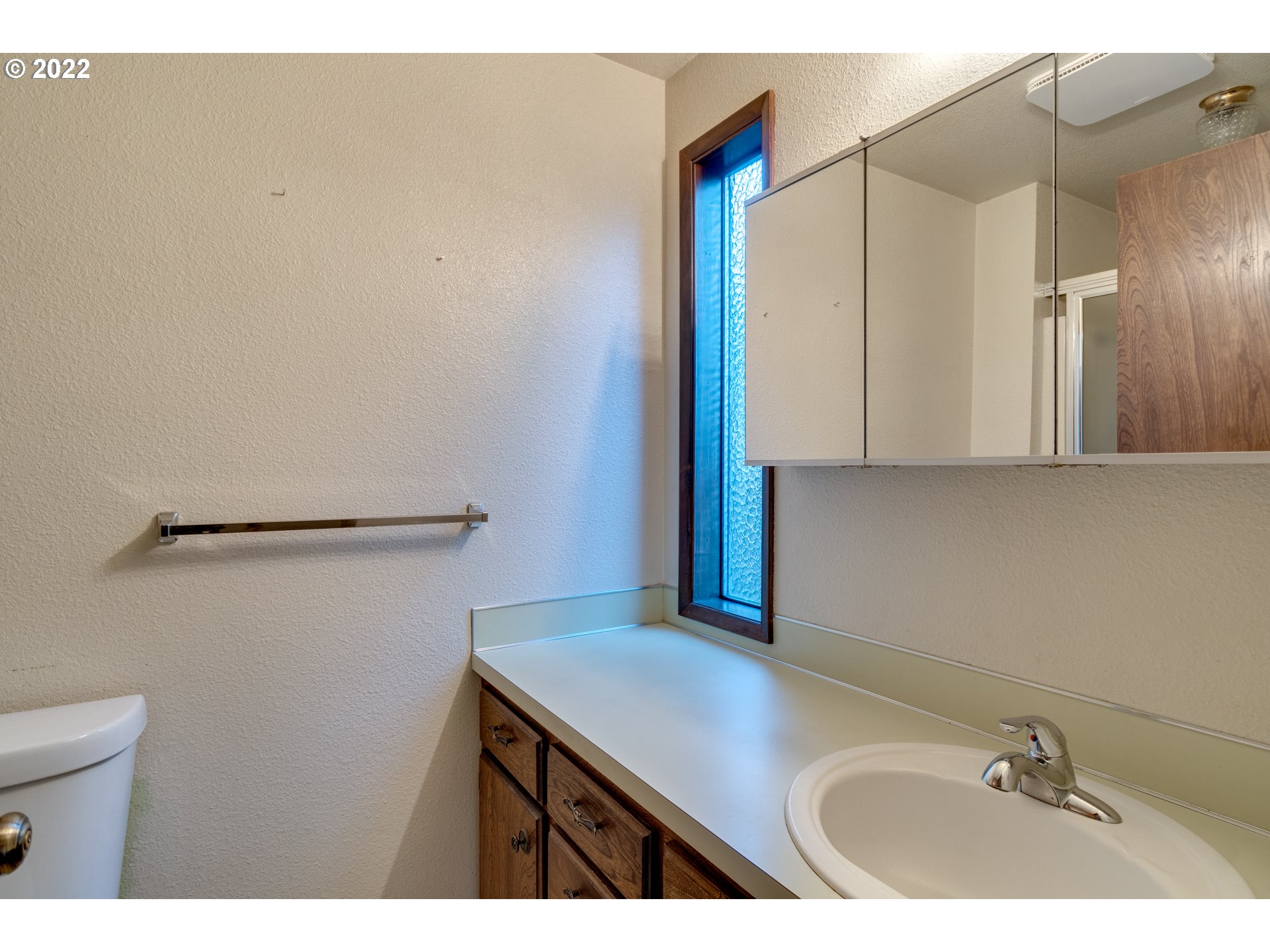 303 East Yacolt Road Yacolt, WA 98675 - Photo 20 of 32 Bathroom, Attached