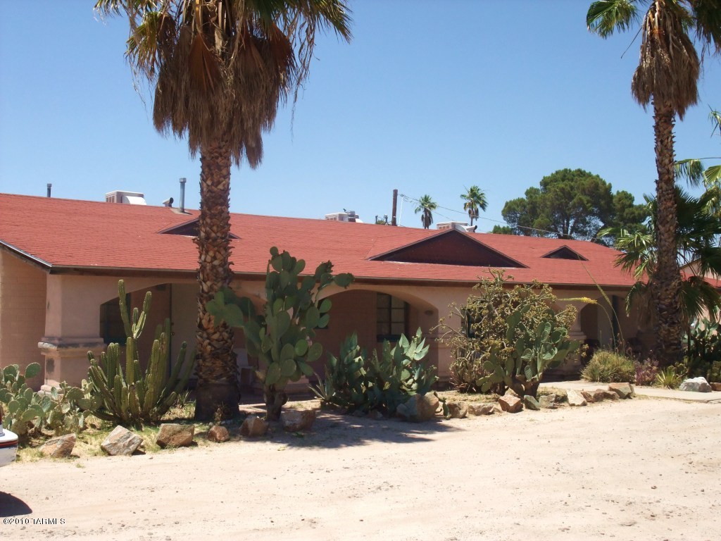 807 North Swan Road Tucson, AZ 85711 - Photo 2 of 4