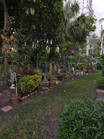 a building with a outdoor space