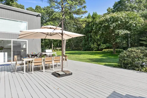 570 Rte 114, East Hampton, NY 11937