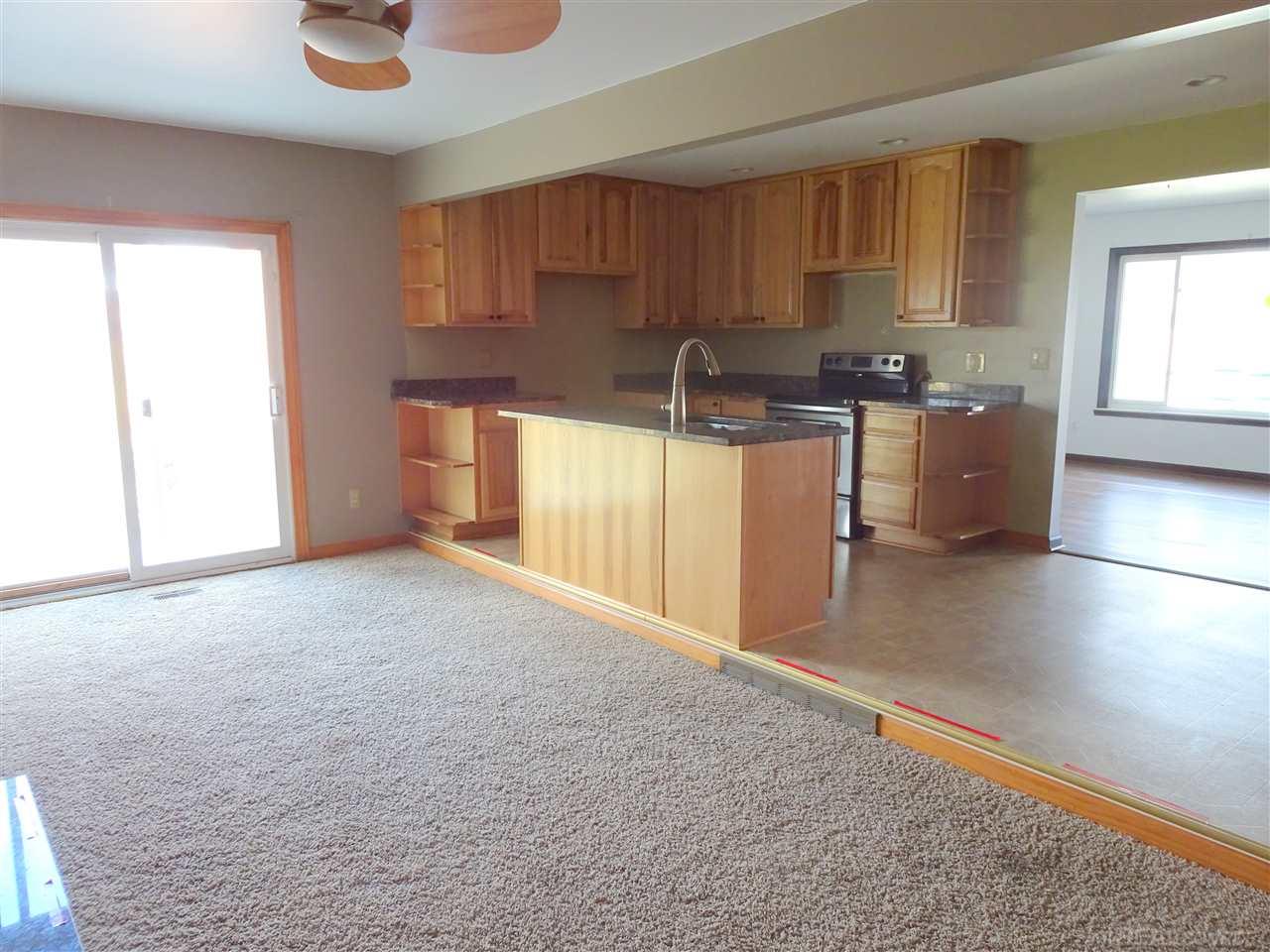 25003 Rubin Road Warren, MI 48089 - Photo 9 of 19 31314463-8.JPG