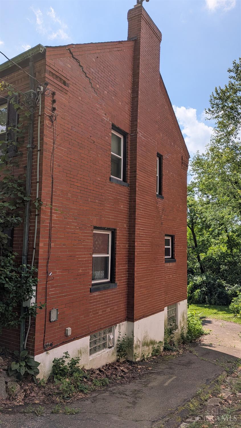 2214 West North Bend Road Cincinnati, OH 45239 - Photo 16 of 19