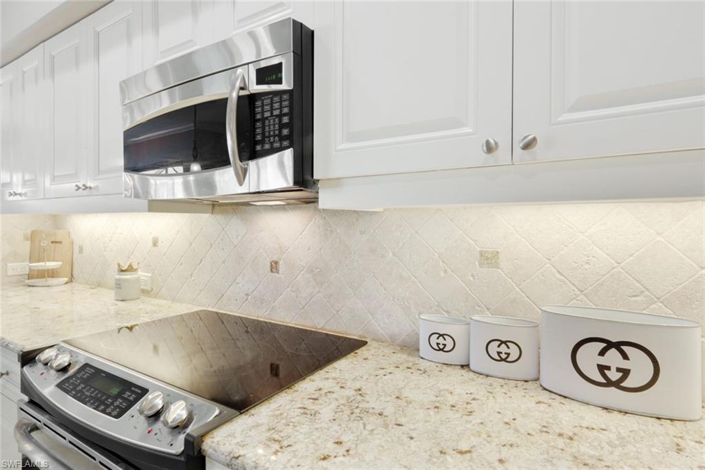 132 Spring Lake Circle Naples, FL 34119 - Photo 11 of 50 Gallery Image 11