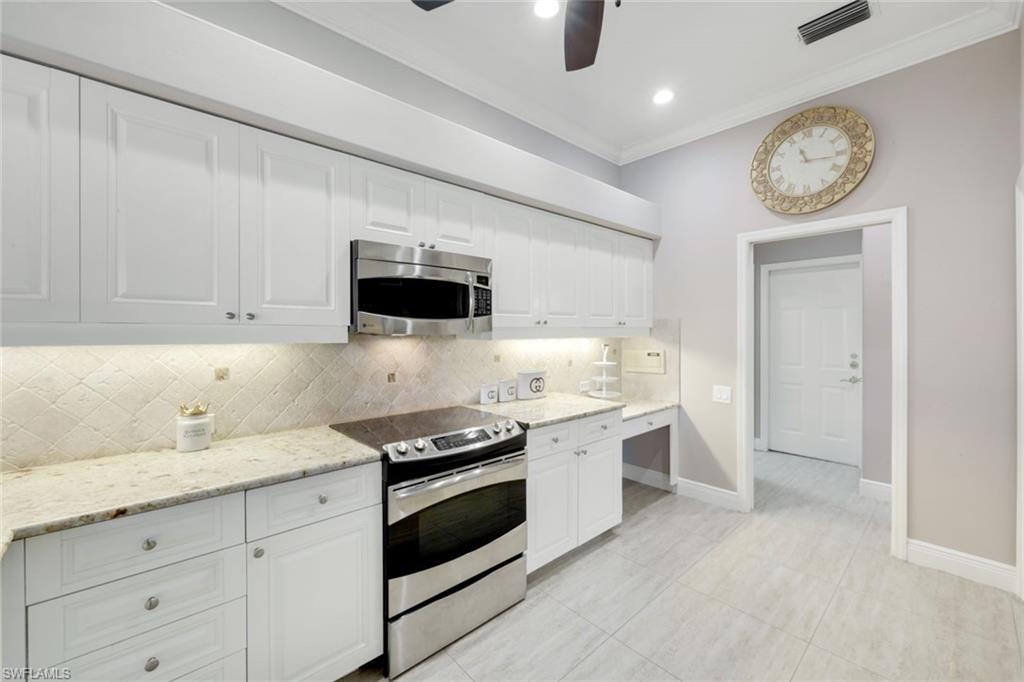 132 Spring Lake Circle Naples, FL 34119 - Photo 10 of 50 Gallery Image 10
