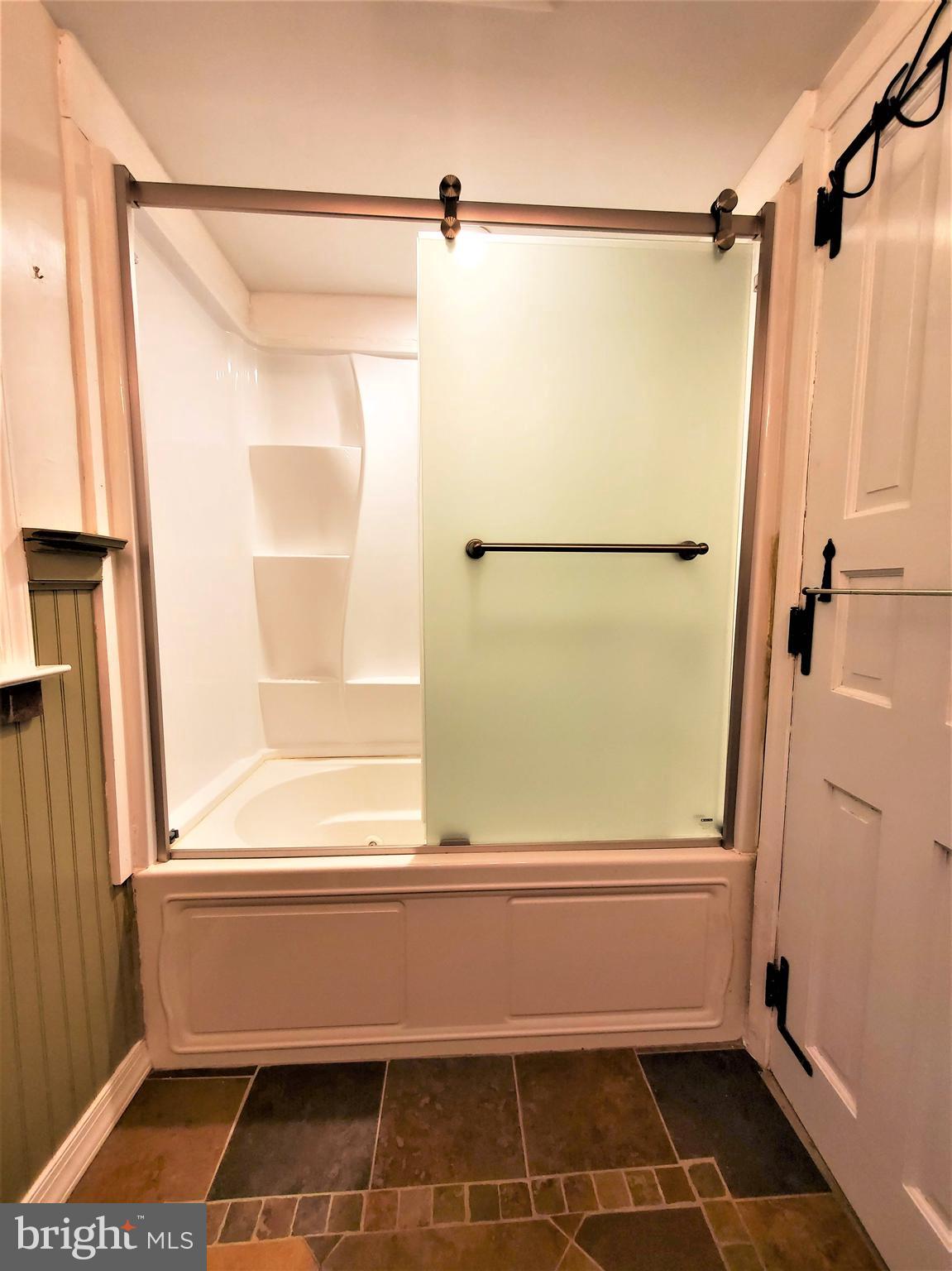 807 Hillaire Road Lancaster, PA 17601 - Photo 19 of 34 Main Floor Bathroom (2)