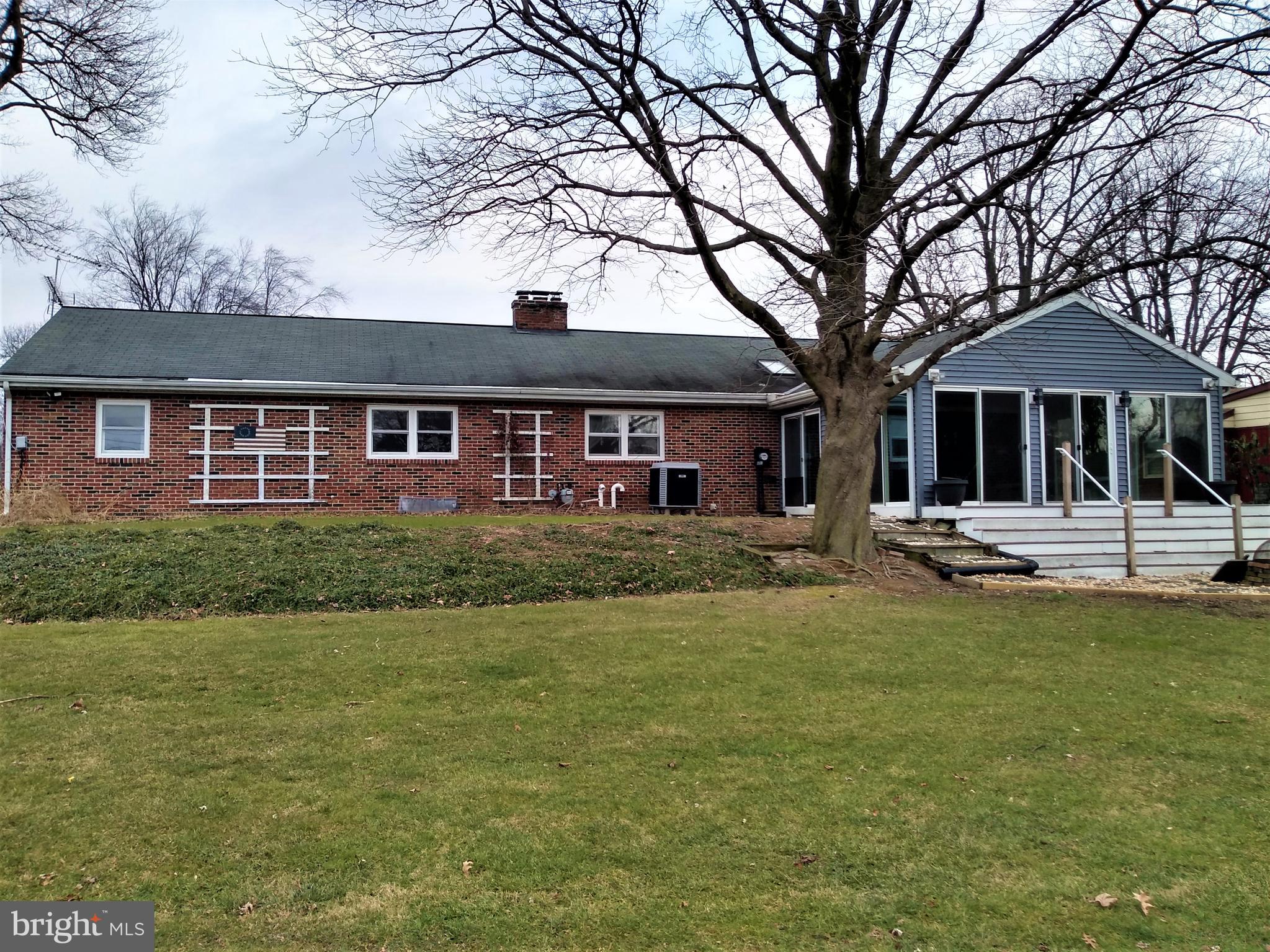 807 Hillaire Road Lancaster, PA 17601 - Photo 3 of 34 Back of House