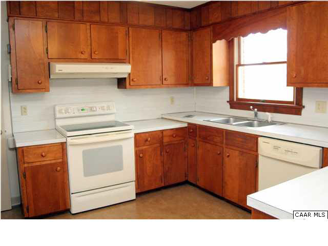 6915 Wolftown-Hood Road Madison, VA 22727 - Photo 8 of 36 Kitchen