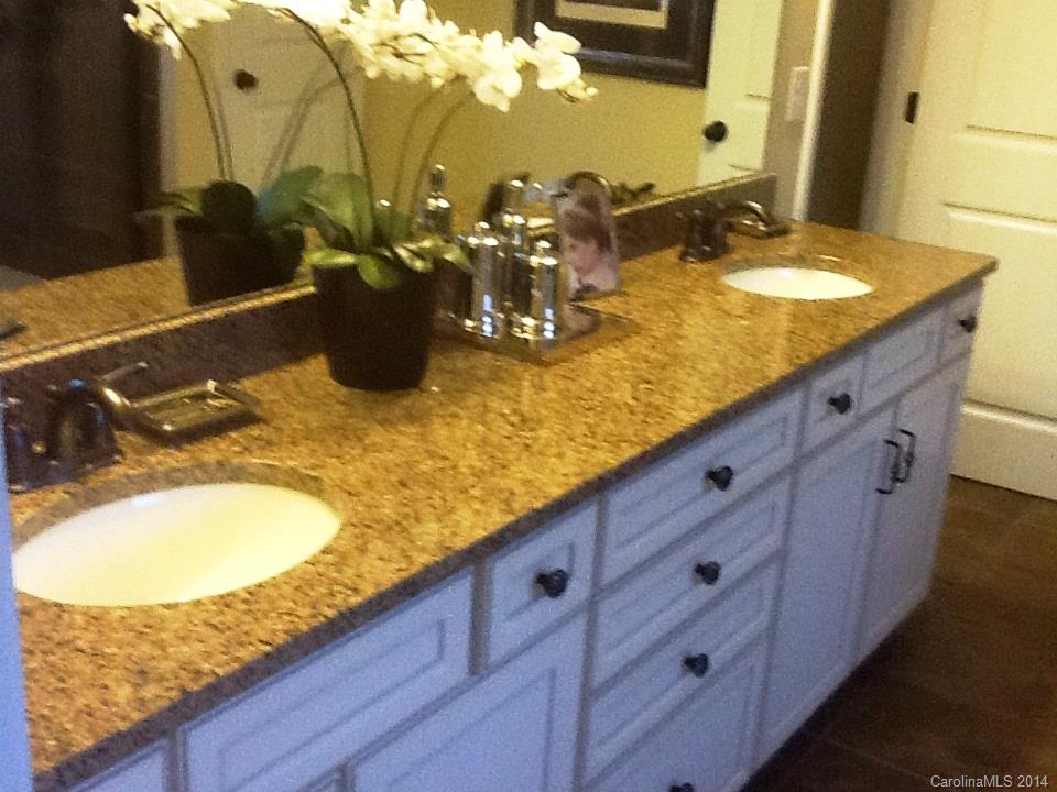 9014 Inverness Bay Road Charlotte, NC 28278 - Photo 12 of 21 Gallery Image 12