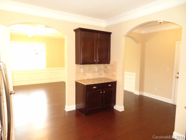 9014 Inverness Bay Road Charlotte, NC 28278 - Photo 6 of 21 Gallery Image 6