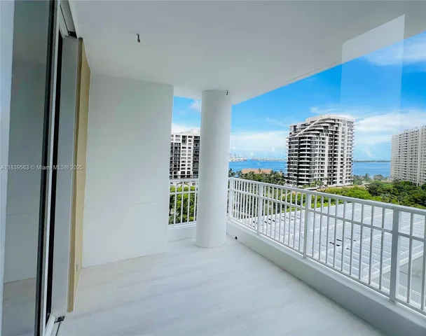 $5,500 | 701 Brickell Key Boulevard, Unit 1111, Miami, FL 33131