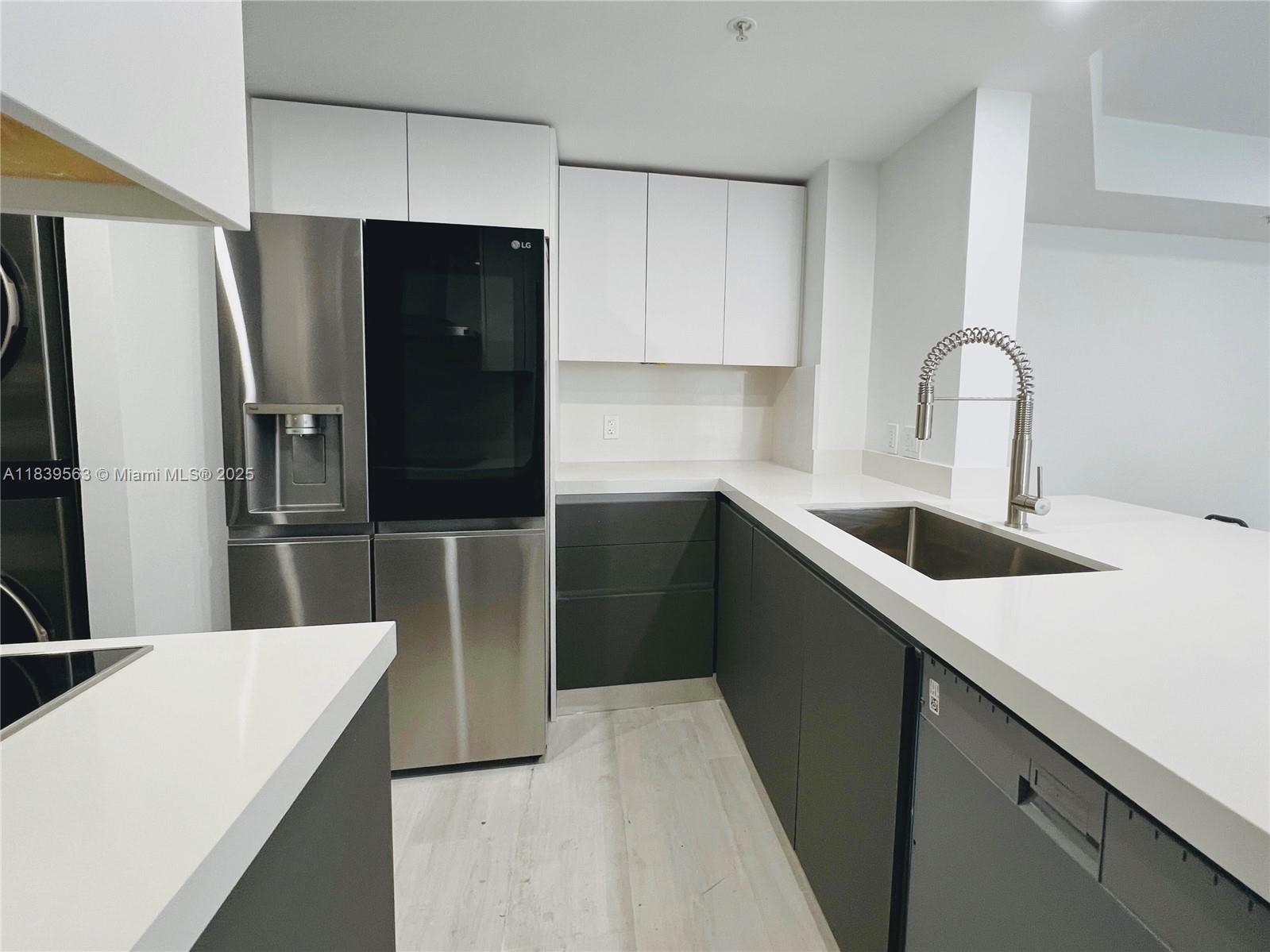 701 Brickell Key Boulevard, Unit 1111 Miami, FL 33131 - Photo 2 of 17