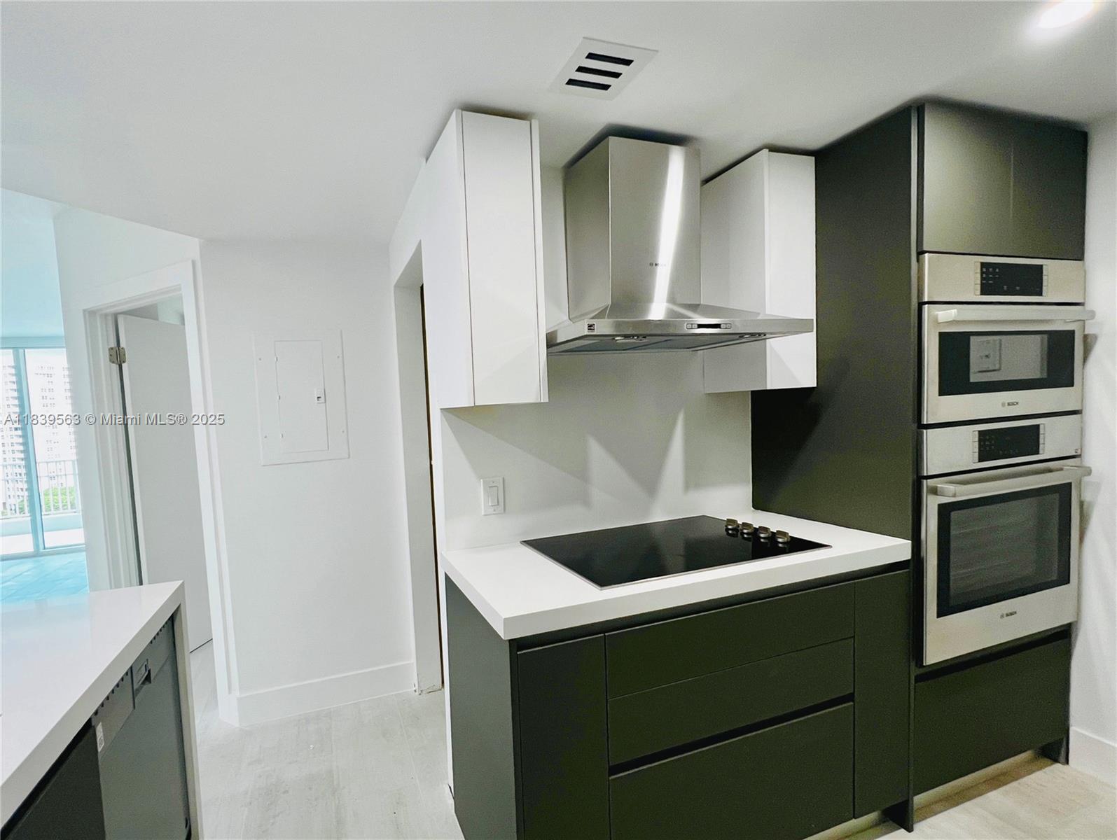 701 Brickell Key Boulevard, Unit 1111 Miami, FL 33131 - Photo 4 of 17