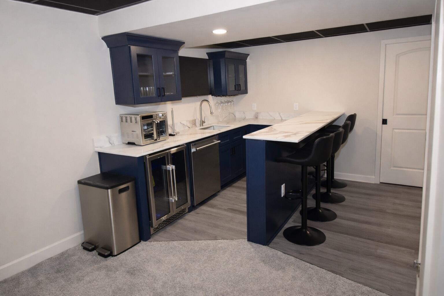 12918 Bell Road Caledonia, WI 53108 - Photo 14 of 24 Bar