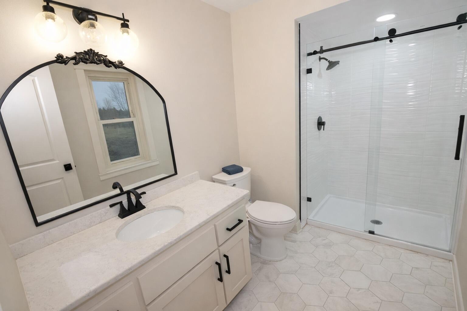 12918 Bell Road Caledonia, WI 53108 - Photo 10 of 24 Master Bathroom