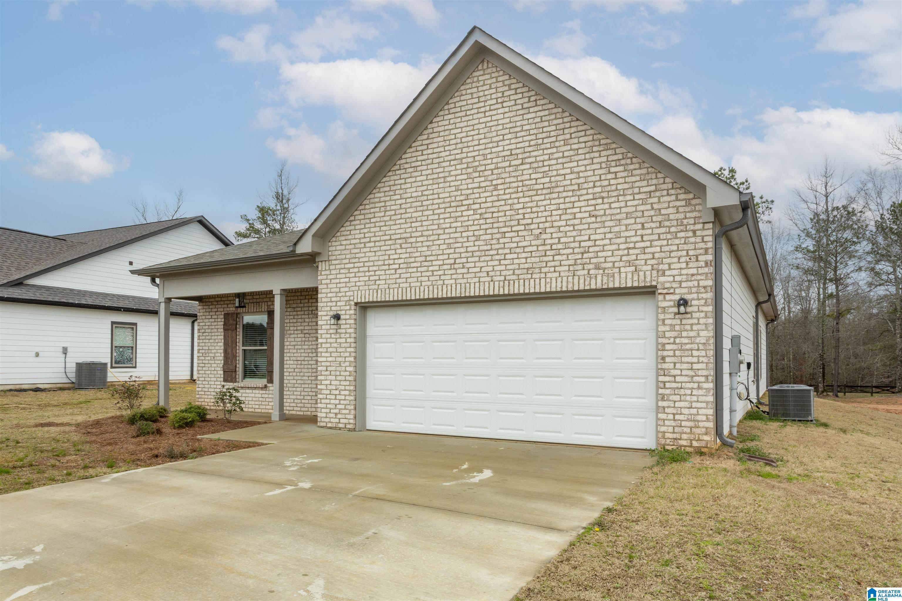 450 Ridgeview Circle Jemison, AL 35085 - Photo 4 of 39
