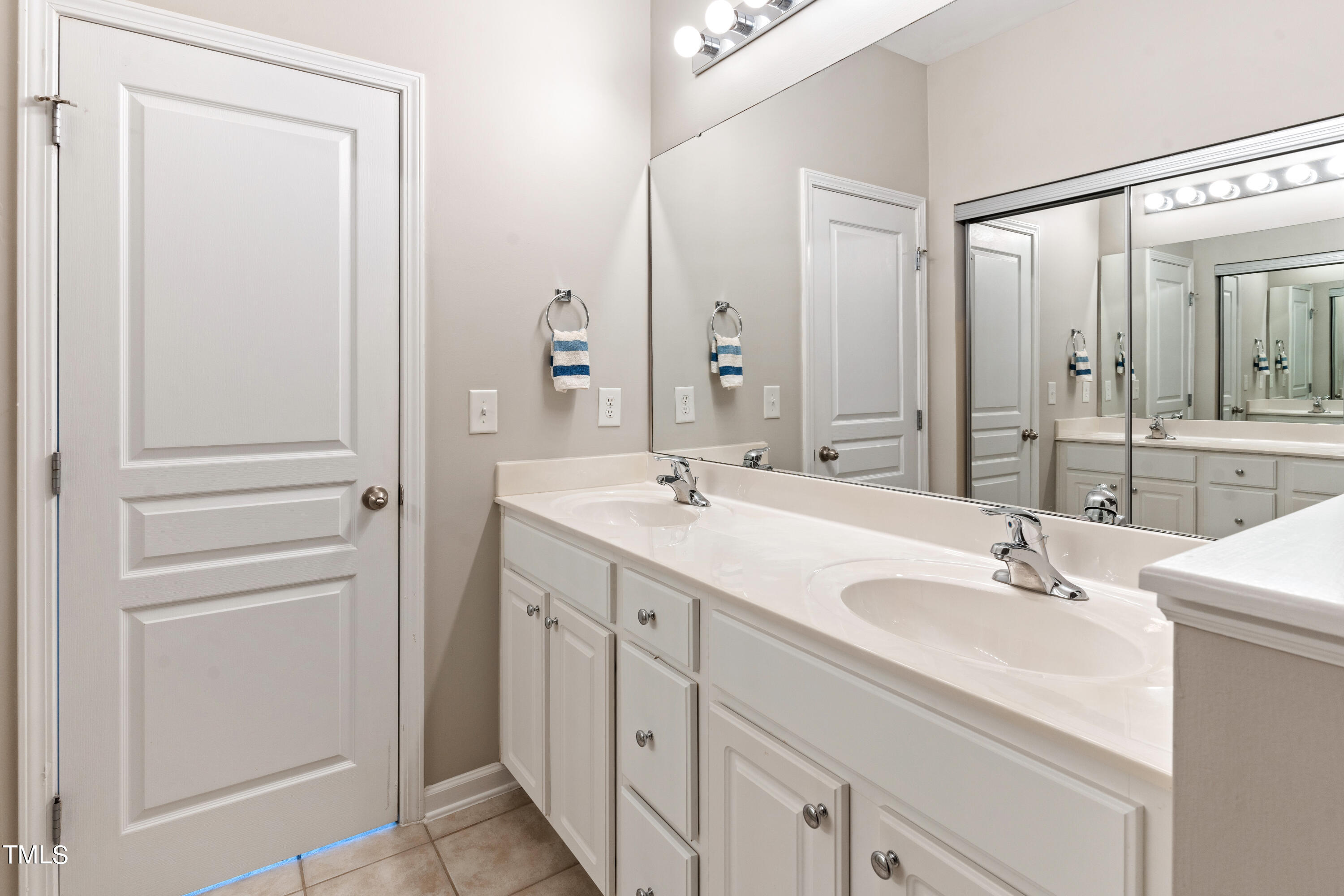 5419 Silver Moon Lane Raleigh, NC 27606 - Photo 12 of 23 22