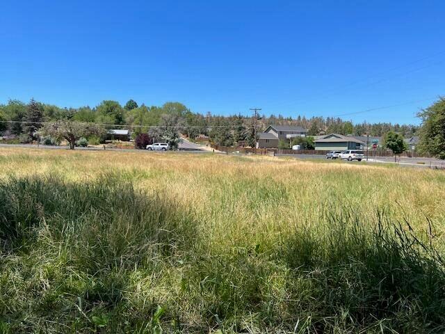585 Southwest Fairgrounds Road Madras, OR 97741 - Photo 5 of 12 20250630214157272463000000-o