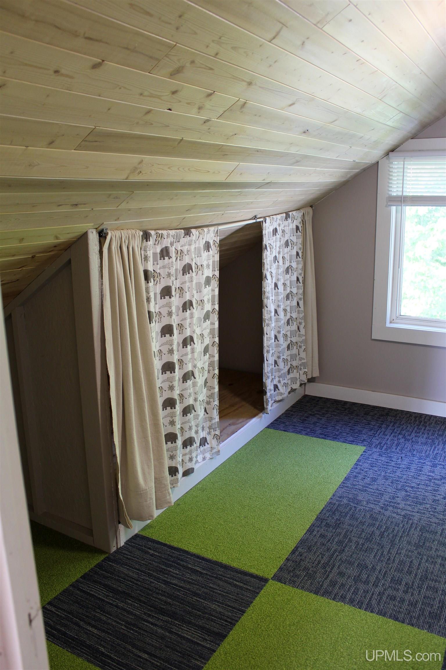 26141 Portage Entry Road Chassell, MI 49916 - Photo 4 of 98 Gallery Image 4