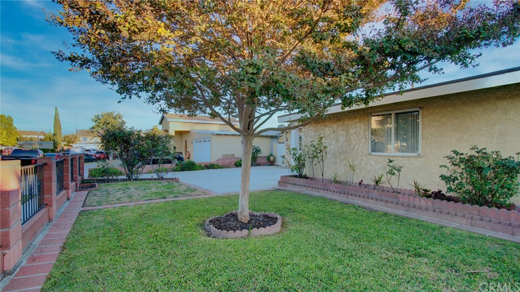 8208 Maple Drive Buena Park, CA 90620 - Photo 4 of 21