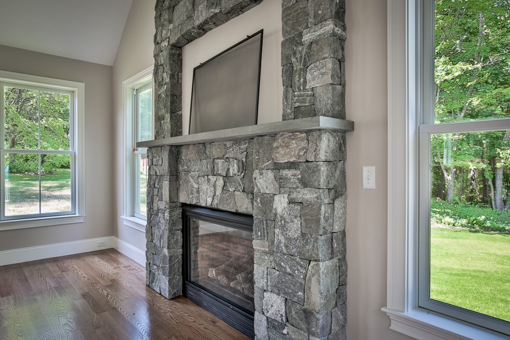 20 Notre Dame Road Bedford, MA 01730 - Photo 12 of 29 Gallery Image 12