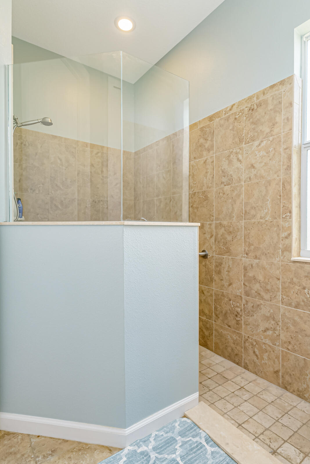 503 Heming Way Melbourne, FL 32901 - Photo 18 of 33 a bathroom with a shower