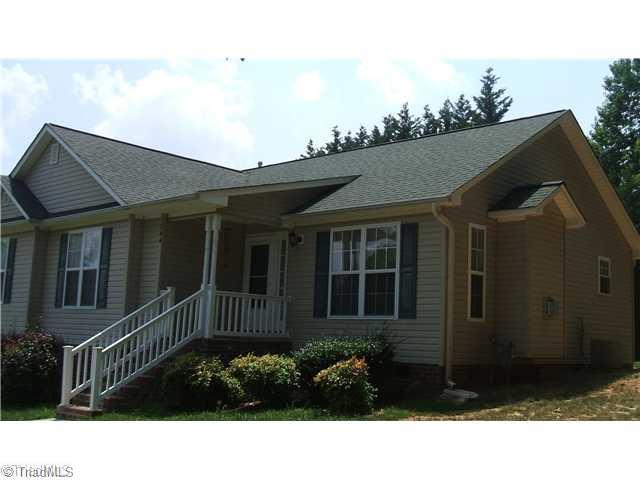 344 Clay Flynt Road Kernersville, NC 27284 - Photo 5 of 15 Exterior Front. Home like new inside and out.
