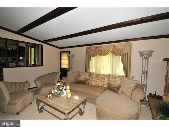 9 Charter Oak Road Clementon, NJ 08021 - Photo 14 of 24 Family Room