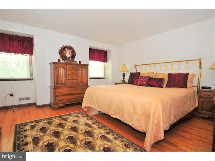 9 Charter Oak Road Clementon, NJ 08021 - Photo 15 of 24 Bedroom - Main