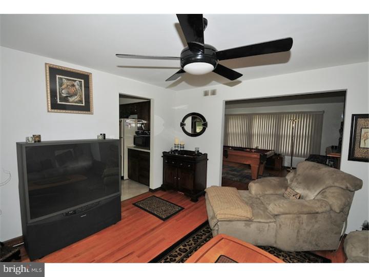 9 Charter Oak Road Clementon, NJ 08021 - Photo 6 of 24 Dining Room