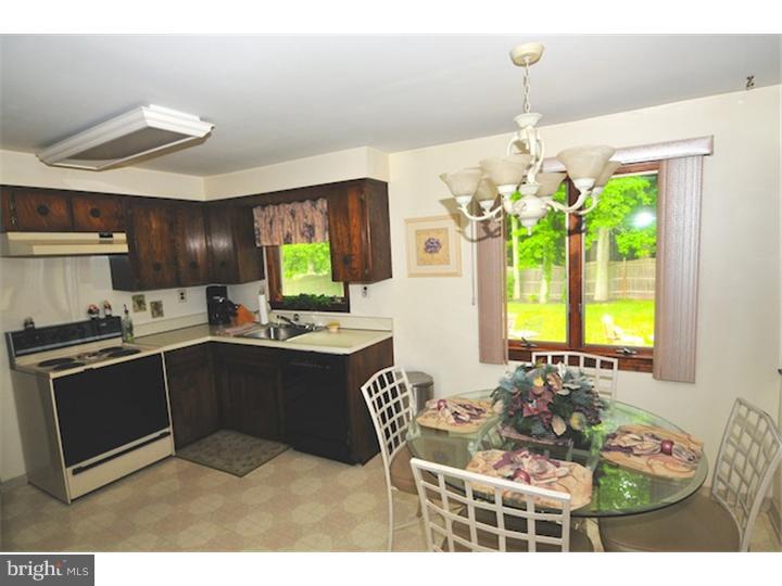 9 Charter Oak Road Clementon, NJ 08021 - Photo 10 of 24 Kitchen